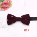 Nœud papillon bordeaux àpois pour hommes vue détaillée, accessoire de mariage en tissu élégant. - 017