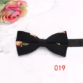Détail de nœud papillon noir à motif de cactus, accessoire élégant pour les hommes. - Couleur 019