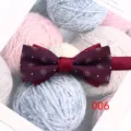 Rote Herren Fliege mit Blumenmuster, elegantes Detail für Hochzeit und Business Anlass. - 006