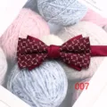 Klassische burgunderrote Fliege mit geometrischem Muster für Herren Hochzeit und Anzug. - 007
