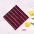 Stijlvolle bordeaux rode heren pochet met zwart witte strepen polyester zakdoek - 003