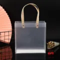 Sac cadeau en plastique givré translucide avec des poignées en ruban marron clair solides - 5 Pièces / Sac Cadeau Translucide Givré