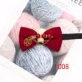 Dettaglio farfallina sposo bordeaux, cravatta elegante da matrimonio con ciondolo e perle. - Colore 008