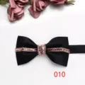 Farfallino uomo nero con strass e cristalli oro rosa ideale per matrimoni ed eventi. - Nero