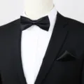 Zwarte satijnen vlinderdas en pochet set voor heren, stijlvolle formele accessoires. - Zwart