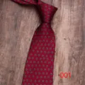Heren rode bloemenprint stropdas detail, klassieke zakelijke casual stropdas patroon close-up. - 001