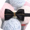 Elegante papillon nero con dettaglio di catena dorata accessorio da sposa uomo - Colore 004