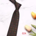 Corbata de negocios verde con patrón vintage, vista detallada de elegante corbata. - 8CM024
