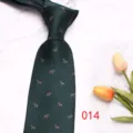 Cravate pour homme vert foncé avec motif animalier élégant, idéale pour les fêtes professionnelles. - Vert Foncé (014)
