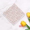Vista detallada del pañuelo de bolsillo para hombre en poliéster con motivo geométrico. - 001