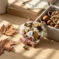 Pendentif poupée chiot en gousse naturelle fait main décoration rustique mignonne cadeau - Kit de matériel pour poupée cosse petit poisson