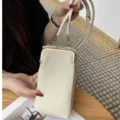Cremeweiss Leder Kussverschluss Handytasche, schicke Umhängetasche Mini Handtasche Metallrahmen. - Gebrochenes Weiß