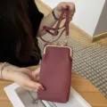 Echte Leder Handytasche für Damen, kleine Umhängetasche mit Kussverschluss, weinrot. - Burgunderrot