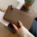 Braune lange Damen-Brieftasche, minimalistisches Design PU-Leder Kartenetui mit Reissverschluss. - Khaki