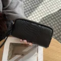Schwarze Kroko-Muster Leder Clutch Geldbörse, mehrschichtige Reißverschluss Handtasche. - Schwarz
