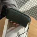 Echtleder Clutch Geldbörse für Damen, große Kapazität, dreilagiges Kroko-Muster Design. - Grün