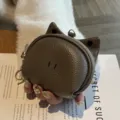 Graues Leder Katzen Form Münzgeldbörse, kompakte süße Mini Brieftasche mit Reißverschluss. - Grau