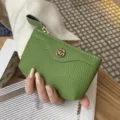 Grüne Leder Münzbörse, kleine Reißverschluss Geldtasche mit Blumenverschluss und Nähten. - Obstgrün