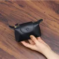 Mini schwarze Leder-Geldbörse, kompaktes Portemonnaie mit Reißverschluss, schicke Tasche. - Schwarz