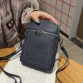 Echte Leder Mini Umhängetasche für Damen, stilvolle kleine Rindsleder Handtasche. - Blau