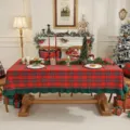 Nappe de Noël à carreaux avec bord volanté, tissu rouge et vert festif pour la décoration de table. - 90*90cm / Grand carreau rouge et volants verts