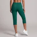 Dunkelgrüne sportliche Capri-Yogahosen für Damen, stilvolle Fitness-Leggings für Sport. - S / Grün