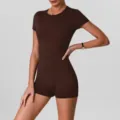Combinaison de yoga à manches courtes marron pour femme tenue de sport fitness short une - Café Rouge