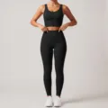Conjunto de yoga deportivo negro, leggings de fitness de cintura alta y camiseta. - S / Parte Superior e Inferior / Negro