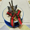 Fiocco decorativo natalizio fai-da-te a righe rosse e verdi con campanella dorata - Stile Natale 1.5cm / Confezione da 10