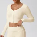 Beiges geripptes V-Ausschnitt Langarm Crop Top für Damen, schmale Sport Yoga Jacke. - S / Oberteile / Gebrochenes Weiß