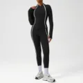 Schwarze Sport-Jacke und Leggings Set mit weißen Kontrastnähten für Fitness und Yoga. - S / Ober- und Unterteil / Schwarz