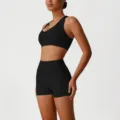 Damen schwarzes Sport Yoga Set mit Sport BH und hoher Taille Fitness Shorts für Training. - Schwarz (BH + Shorts)
