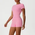 Rosa sportliches Kurzarm-Top und Yoga-Shorts Set für Damen, schnelltrocknende Fitness-Aktivkleidung. - Knallrosa (Kurzarm + Shorts)