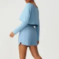 Hellblaues Langarm Crop Top und Shorts Sportbekleidung Set für Damen Yoga Fitness Training - S / Oberteil und Hose / Hellblau