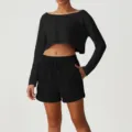 Schwarzes Sportset mit Langarm-Crop-Top und Shorts für Damen, Yoga und Fitness Activewear. - S / Oberteil und Unterteil / Schwarz