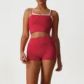 Set sportivo rosso e bianco con crop top e pantaloncini vita alta per fitness, yoga e allenamento. - Rosso (Canotta + Pantaloncini)