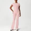 Rosa geripptes Kurzarm Top und ausgestellte Yogahose Sportbekleidung Set für Damen - Rosa (Kurzarm + Schlaghose)