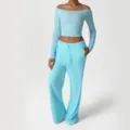 Conjunto de loungewear azul claro con top corto de hombros descubiertos y pantalón. - S / Parte Superior y Parte Inferior / Azul Claro