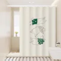 Gros plan sur le rideau de douche beige avec motif de chats mignons dans la salle de bain. - Dos de Chat 09