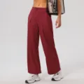 Hohe Taille weite Beine Freizeithose mit Falleffekt, lose Taschenhose fur Yoga und Sport. - S / Kirschrot