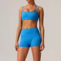 Ensemble de yoga de sport bleu avec soutien-gorge de sport et short taille haute. - S / Ensemble / Bleu Futur
