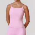 Roze yoga tanktop met spaghettibandjes, slanke pasvorm fitness sportvest voor dames. - S (Aanbevolen 40-52.5kg) / Tops / Roze