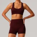 Conjunto de yoga sin costuras burdeos para mujer sujetador deportivo y pantalones cortos fitness - L / Parte Superior e Inferior / Morado vinagre (Sujetador + Pantalón corto)