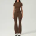 Ensemble de yoga marron pour femme avec haut court moulant et pantalon patte d'eph. - S / Haut et Bas / Café