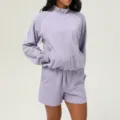 Conjunto deportivo texturizado morado para mujer con chaqueta de cremallera y shorts. - L / Parte Superior e Inferior / Lavanda