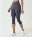 Hochtaillierte Capri-Yogahose für Damen, bequeme atmungsaktive eng anliegende Sportleggings. - Hellblaugrau