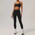 Ensemble de yoga noir en deux pièces avec soutien-gorge de sport et leggings pour fitness. - S / Ensemble / Noir Premium