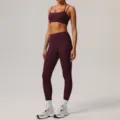 Ensemble de yoga bordeaux pour femme, soutien-gorge de sport et leggings fitness pour courir. - S / Ensemble / Violet Giga