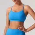 Sujetador deportivo azul acolchado, secado rápido fitness yoga crop top con tirantes finos. - XL (Sugerido 80D-85C) / Tops / Azul Futuro