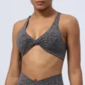 Soutien-gorge de sport imprimé léopard gris, haut de yoga fitness torsadé pour femme. - XL / Gris clair